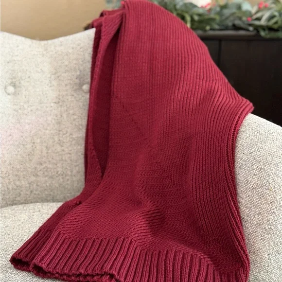 Crate & Barrel Sweater Knit Garnet Throw Blanket — 70”x55” NWOT